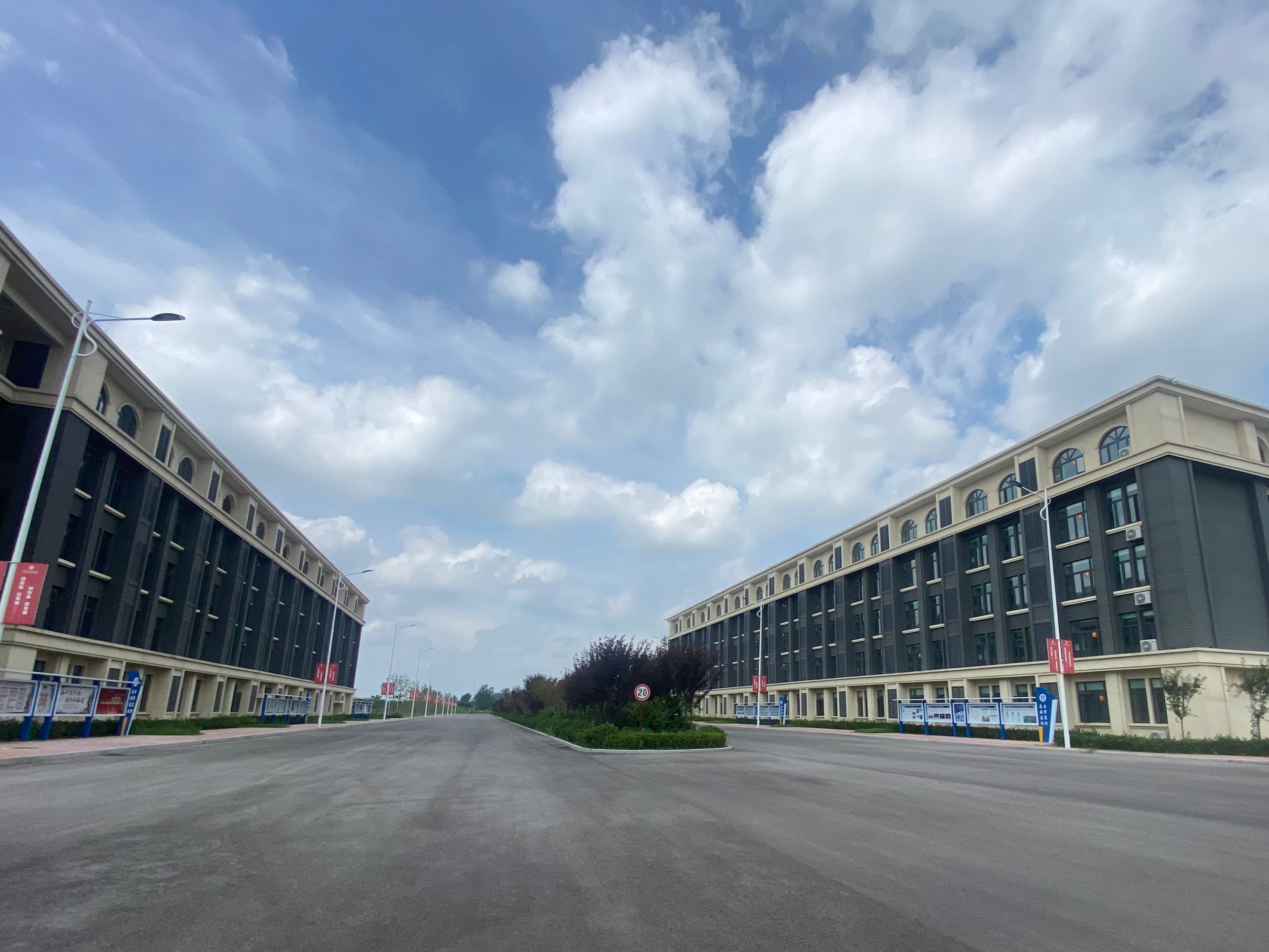 {足球投注}(传智专修学院本科国家认可吗)